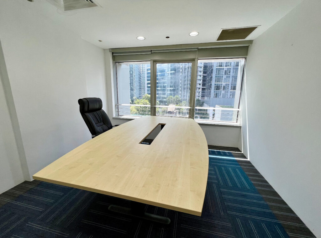 100 AM | Exclusive Floor | Fitted Office |