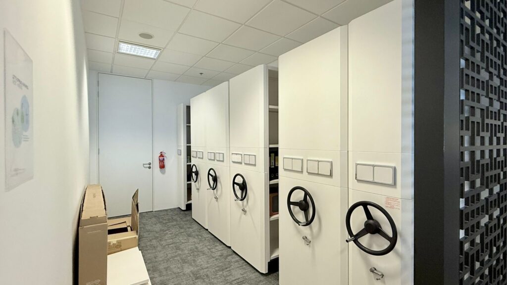 58fa2165-0888-4f76-8d47-94f76a51878c