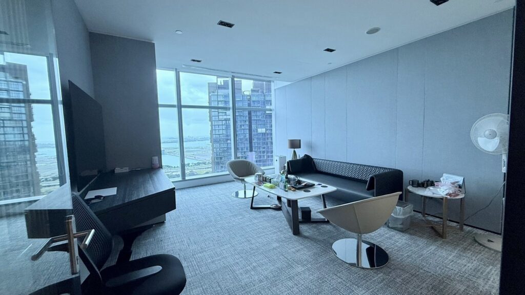 b0de4b2c-f4f2-4dab-9f58-3abd34f42a95