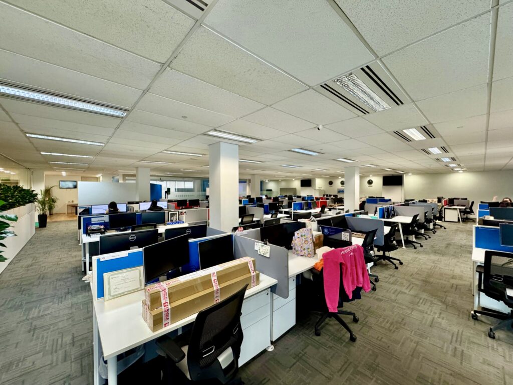 Cecil Street Office – Fitted Office – Workstations