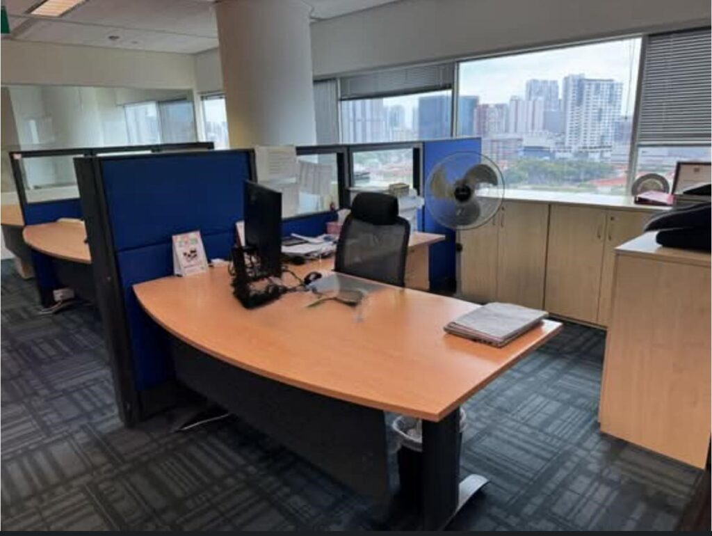 Bugis – Fitted Office – Workstations (2)