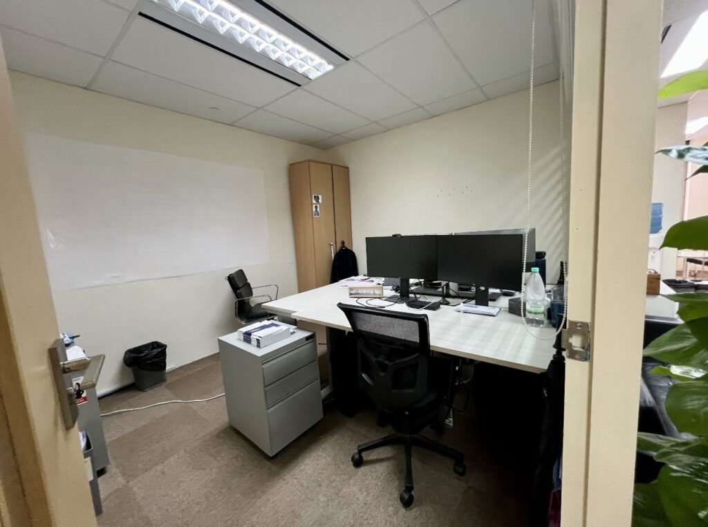 Cecil Street – Fitted Office – Manager’s Room