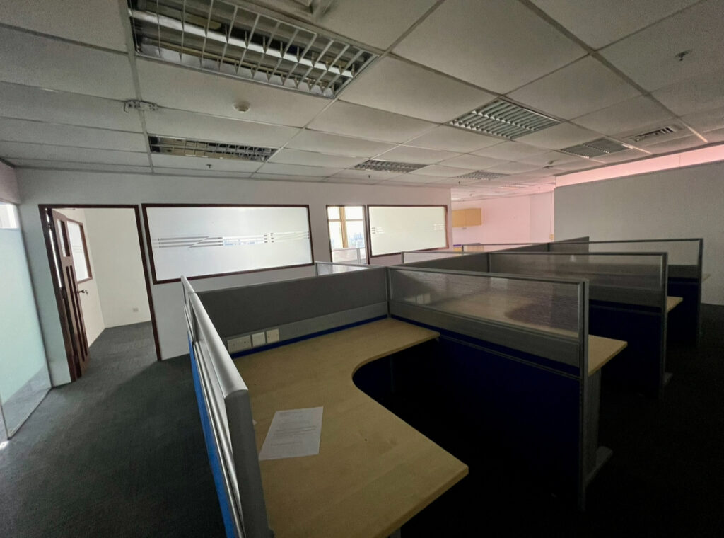 City Hall – Fitted Office – Workstations (1)