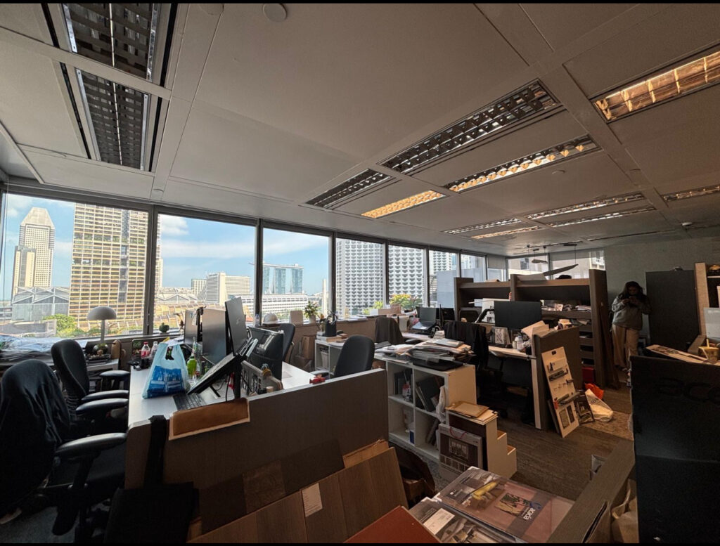 City Hall – Fitted Office – Workstations