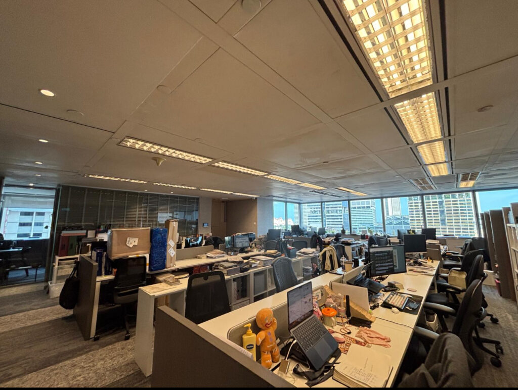 City Hall – Fitted Office – Workstations (2)