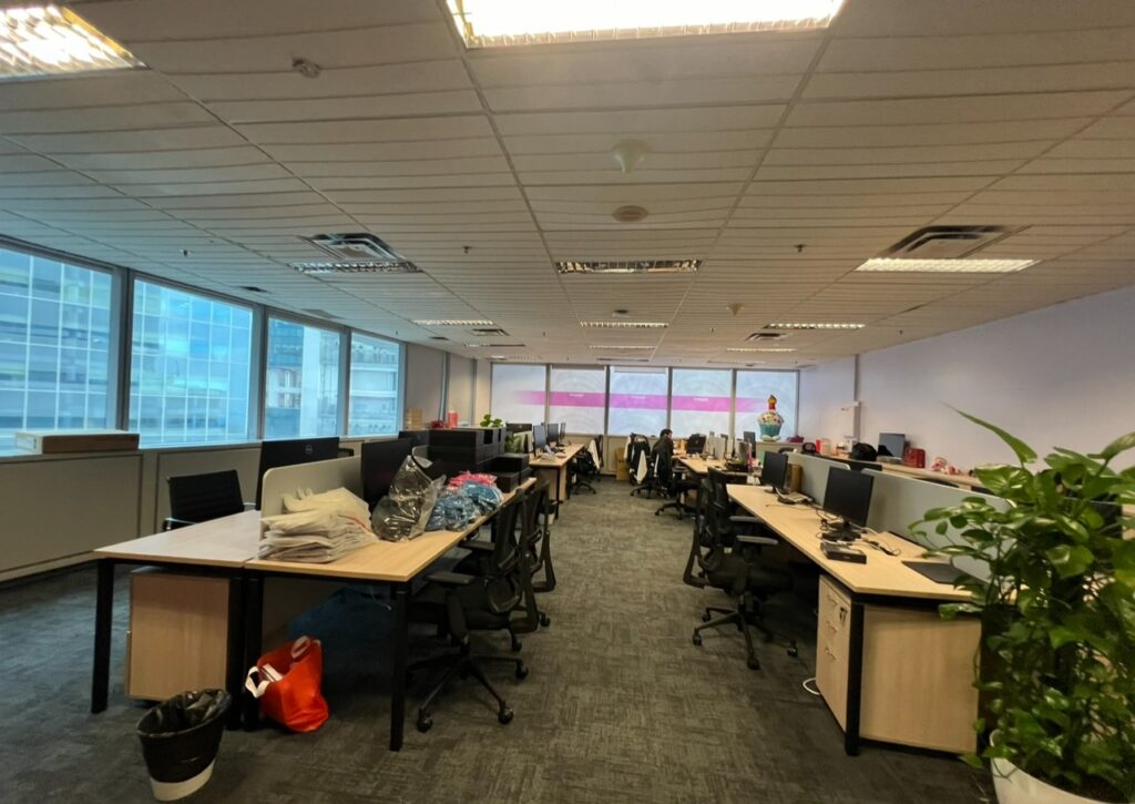 Raffles Place – Fitted Office – Workstations