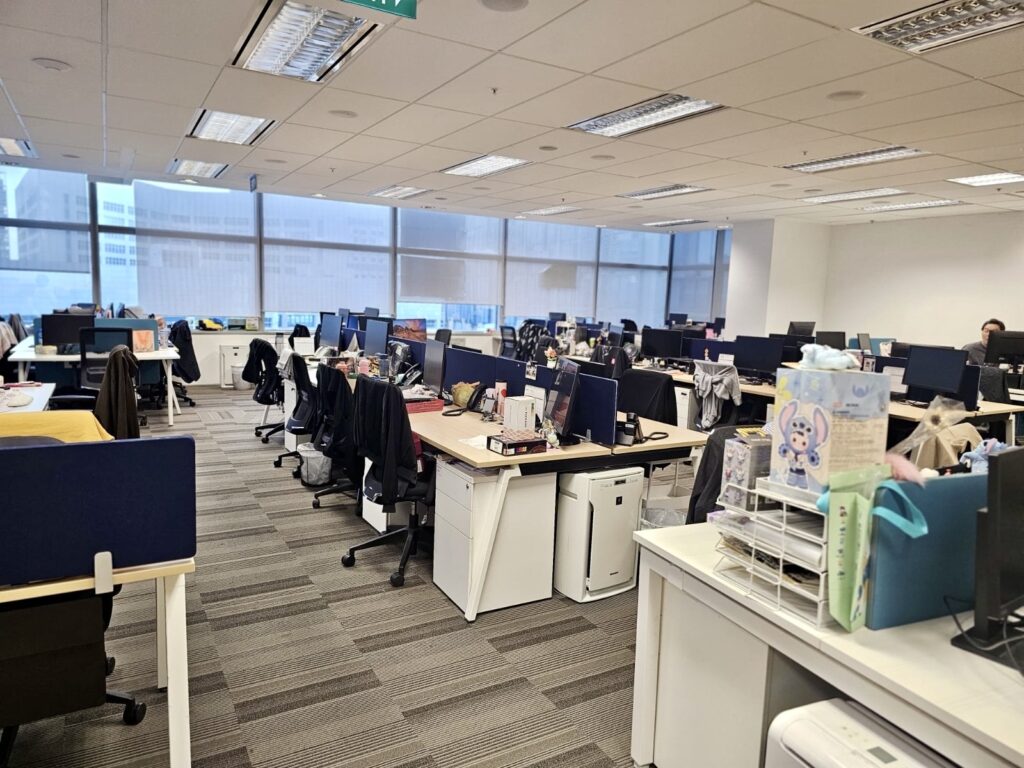 Novena – Fitted Office – Workstations